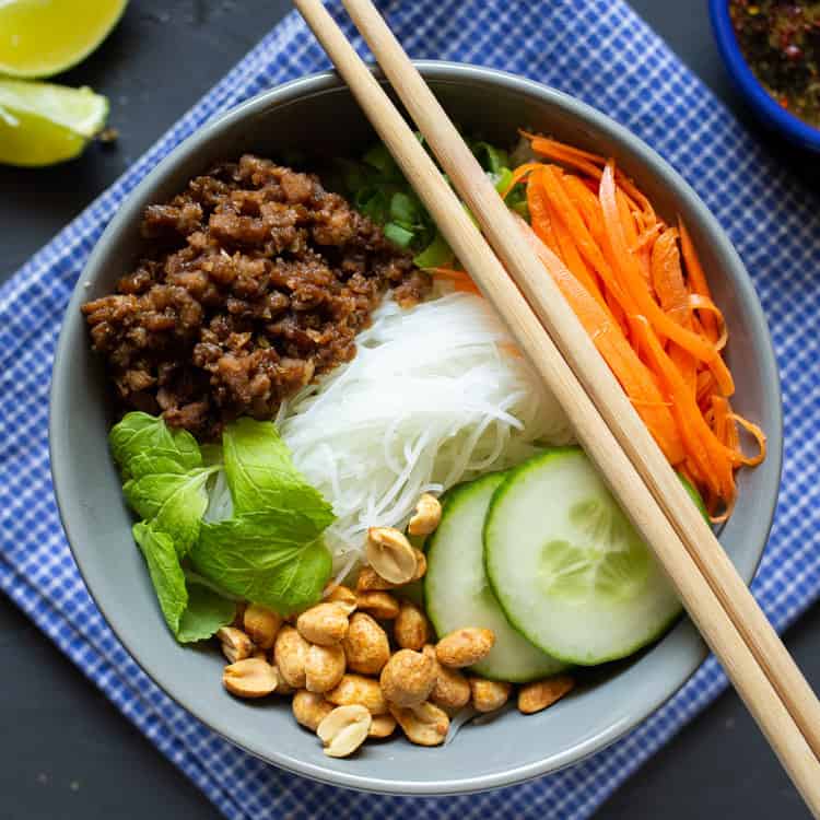 Rice shop noodle bowl